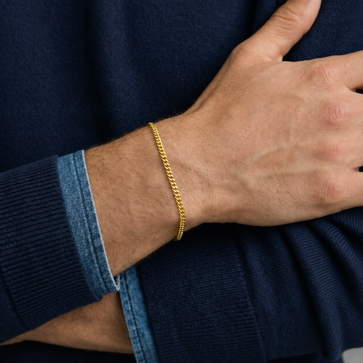 Connell Bracelet (Gold) 2mm - stainless steel gold men's bracelet, detail shot