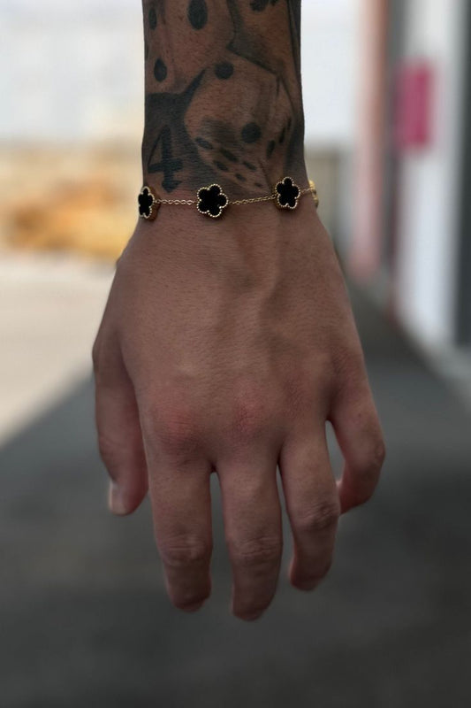 ONYX CLOVER STONE BRACELET (GOLD)