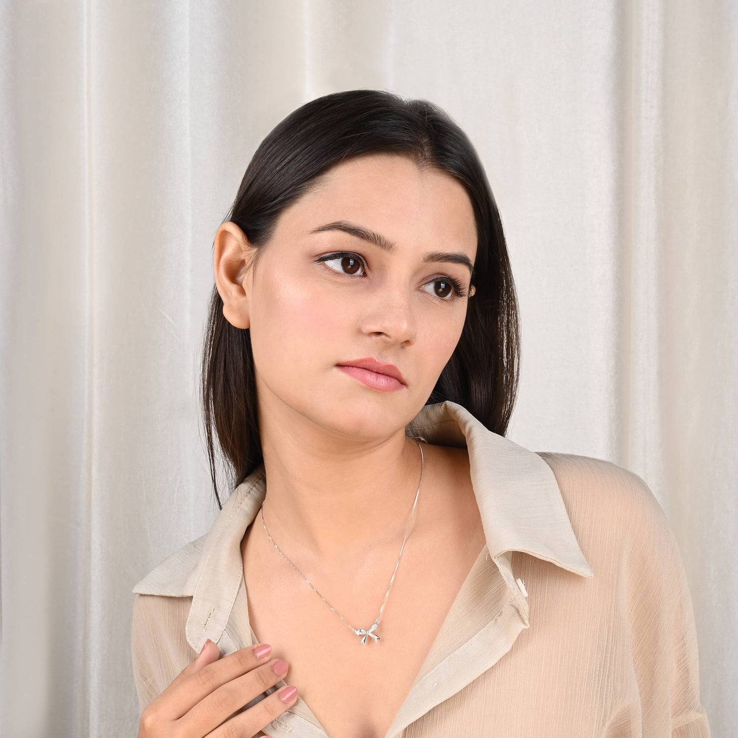 Bow Silver Necklace