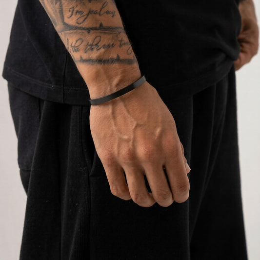 CUFF BRACELET (BLACK) 4MM