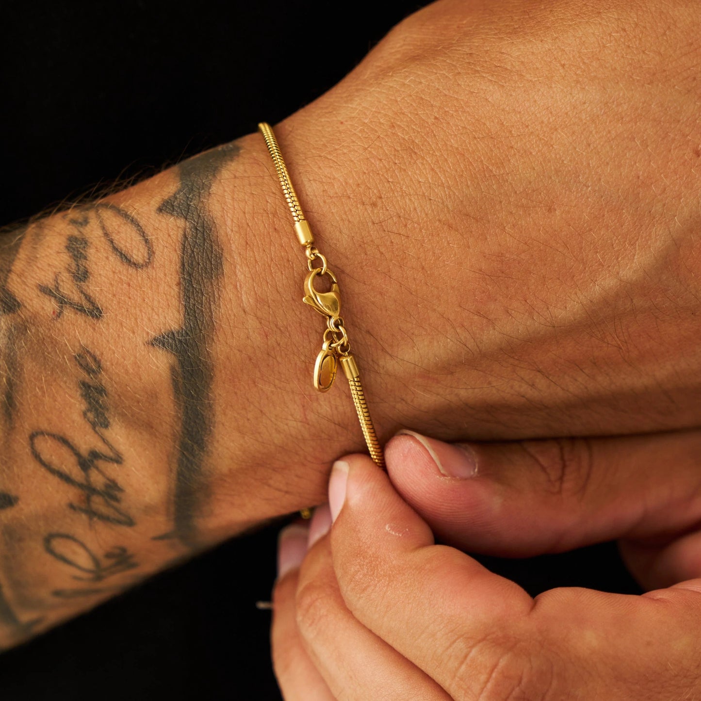 SLIM SILVER SNAKE (GOLD) 2MM